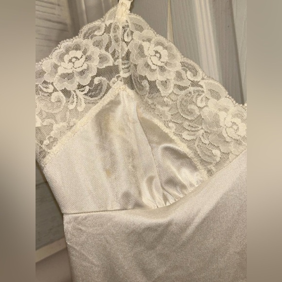 Vanity Fair VTG Women's Midi Ivory Slip Dress w Lace Trim Pink Flower Size 32/S - Picture 3 of 9
